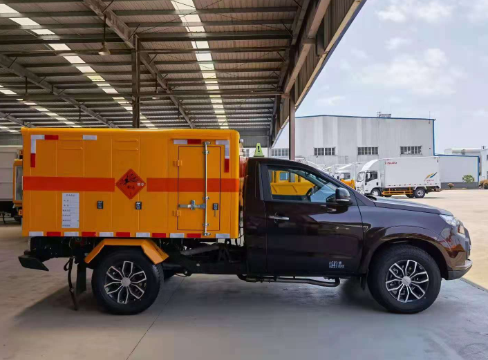 鄢陵凯龙矿山设备爆破器材运输车安全性如何?