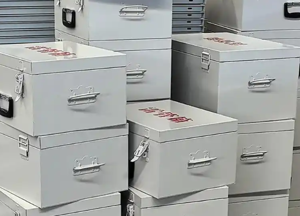 鄢陵雷管箱的选择应该考虑哪些因素?